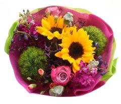 Summer Bouquet KANTU:

Limonium Purple
Dianthus Kiwi Cool
Stock Hot Pink 
Minicarnation Orange
Delphinium Blue
Eucalyptus Baby Blue
Sunflower
Lavender Roses