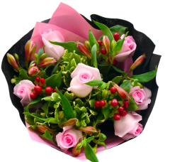 V-Day Bouquet Nusta:
Pink Roses, Hypericum Red, Phytosporum, Alstroemerias Hot Pink