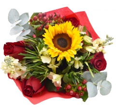 Fall Bouquet Wayra: Red Roses, Stock Peach, Alstroemerias White, Hypericum Red, Podocarpus, 
Eucalipto Baby Blue, Sunflower Medium.